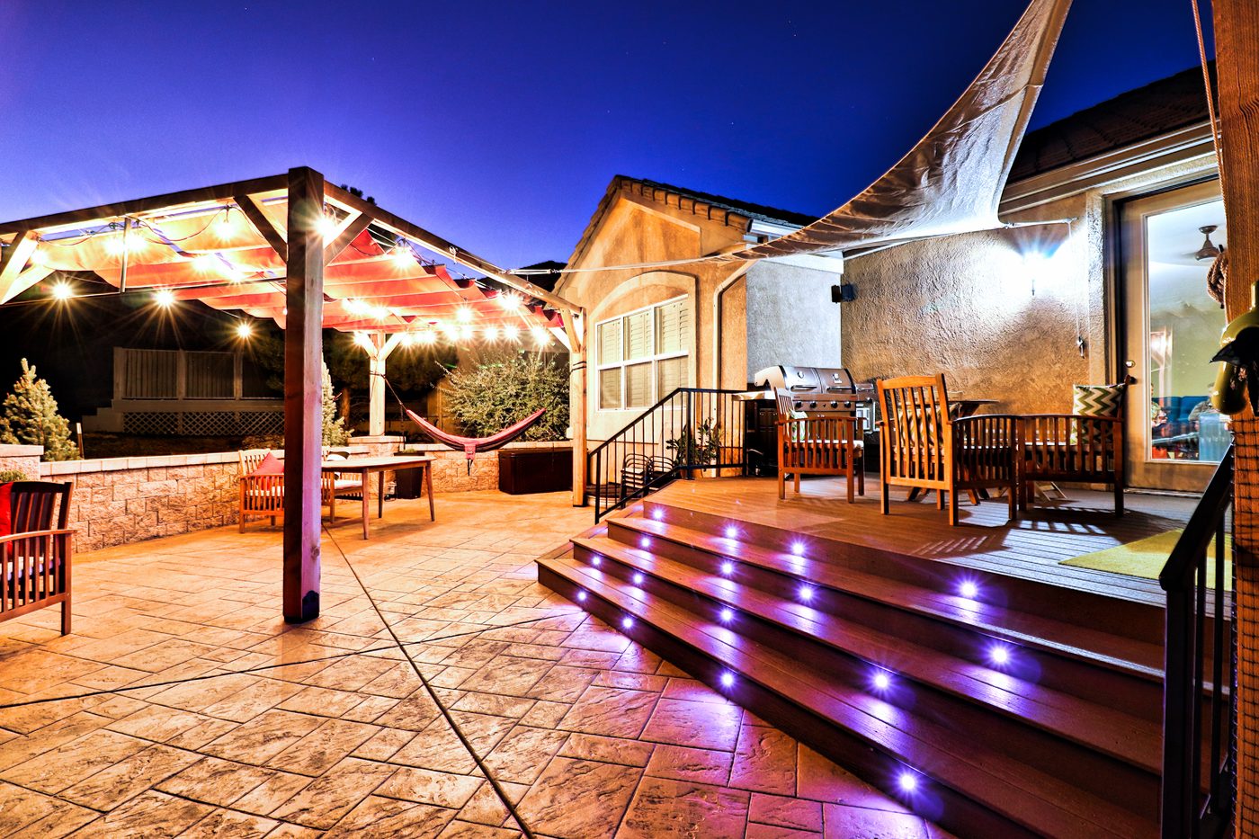 Deck detail with integrated lighting